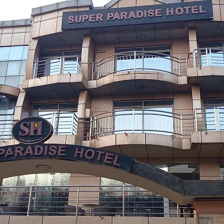 Super Paradise Hotel Kampala Exteriör bild
